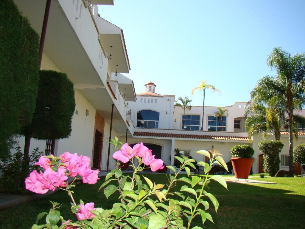 Hotel Canarios Cuernavaca Buitenkant foto