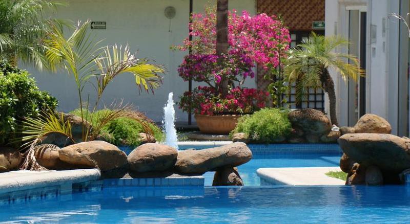 Hotel Canarios Cuernavaca Buitenkant foto